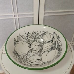 Made In Italy Baldelli Green and White Vegetable Design Bowl
